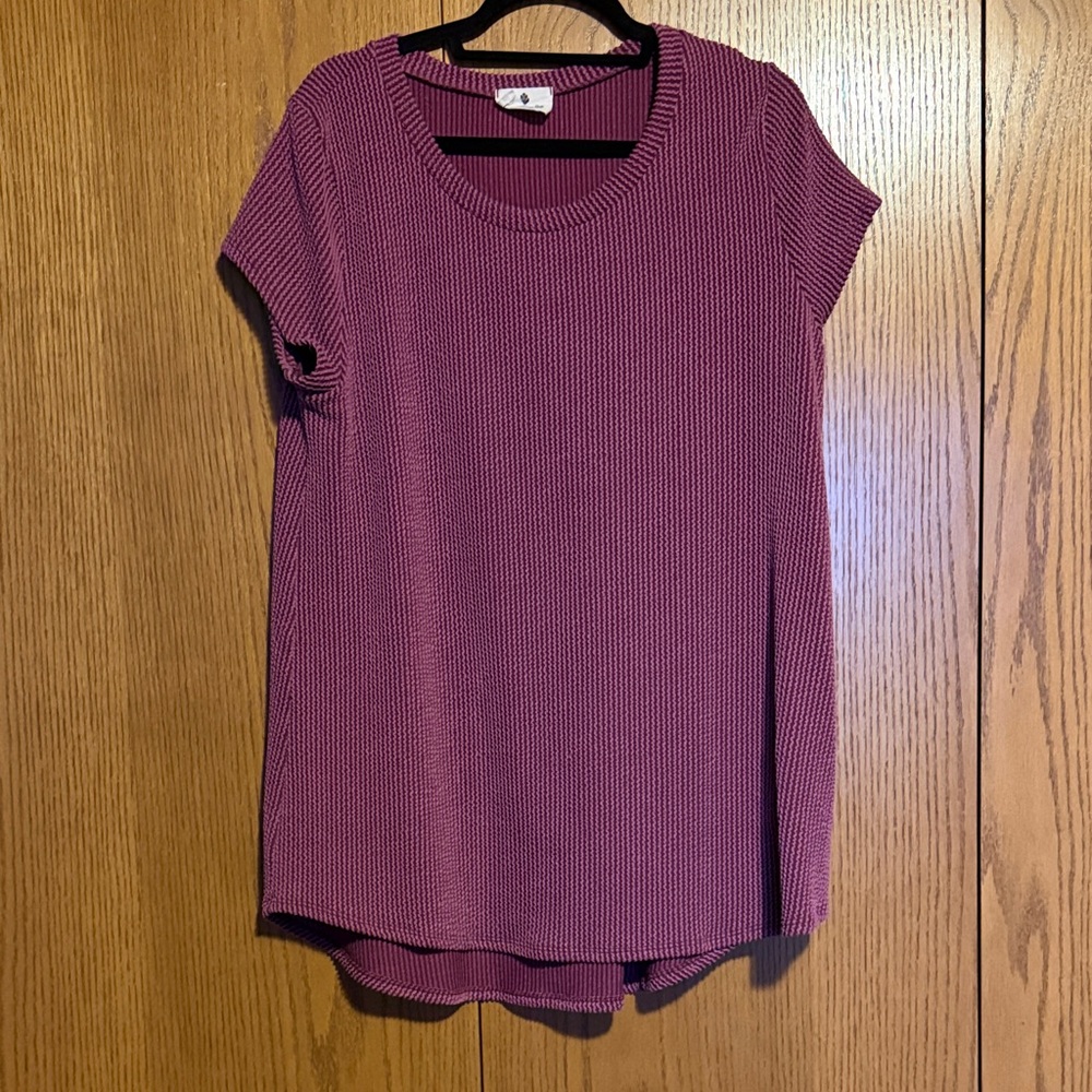 Elegant Short Sleeve Ribbed Top - Plum